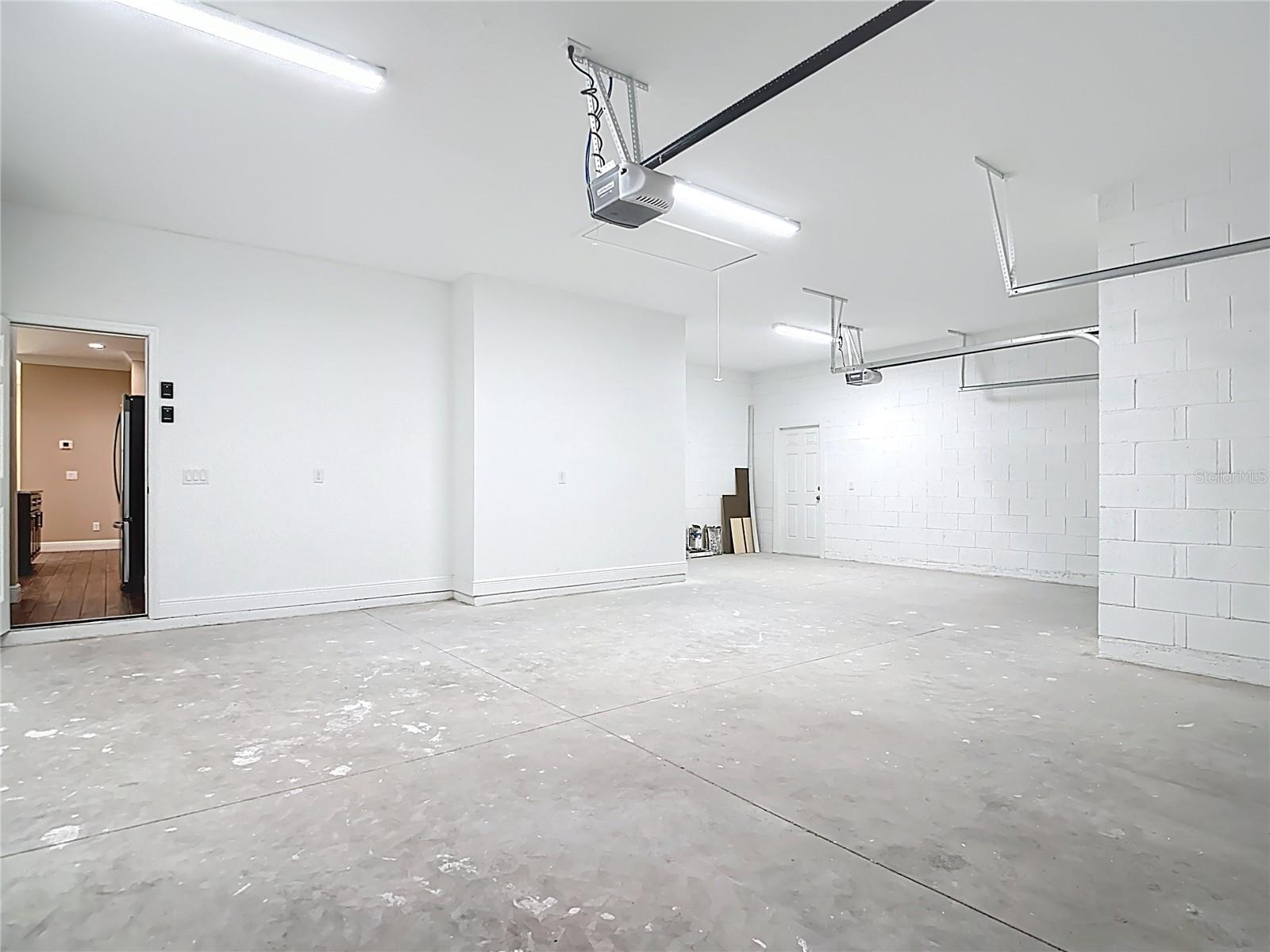 Image 51 of 67 For 19041 Mardi Gras Street