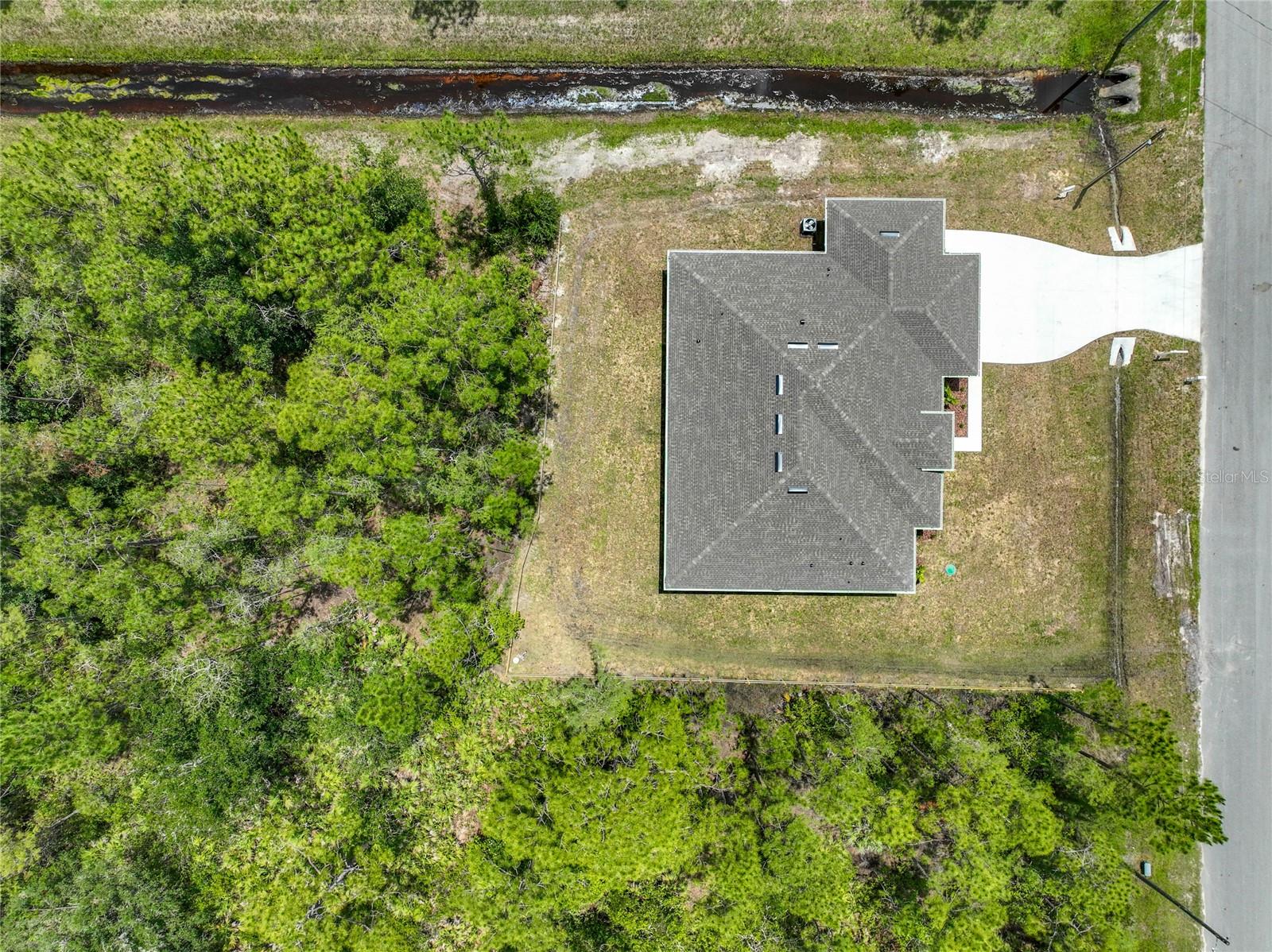 Image 58 of 67 For 19041 Mardi Gras Street