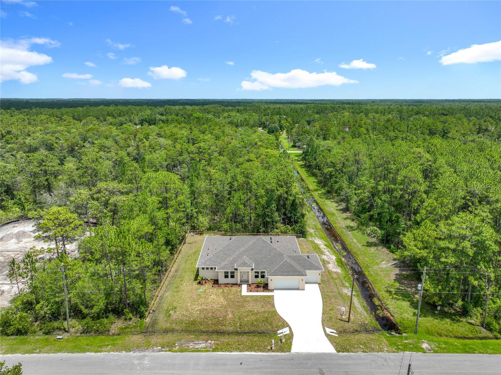 Image 64 of 67 For 19041 Mardi Gras Street