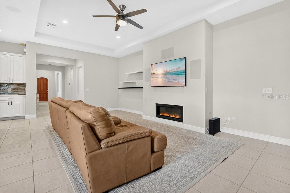 Image 11 of 37 For 15607 Sylvester Palm Drive