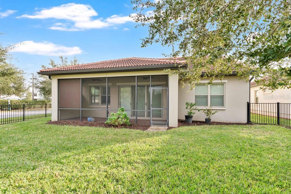 Image 31 of 37 For 15607 Sylvester Palm Drive