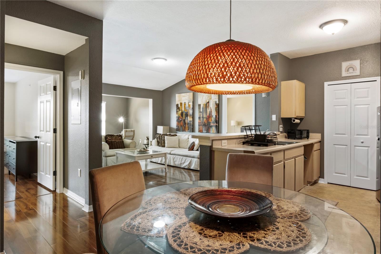 Image 4 of 12 For 5475 Vineland Road 8302