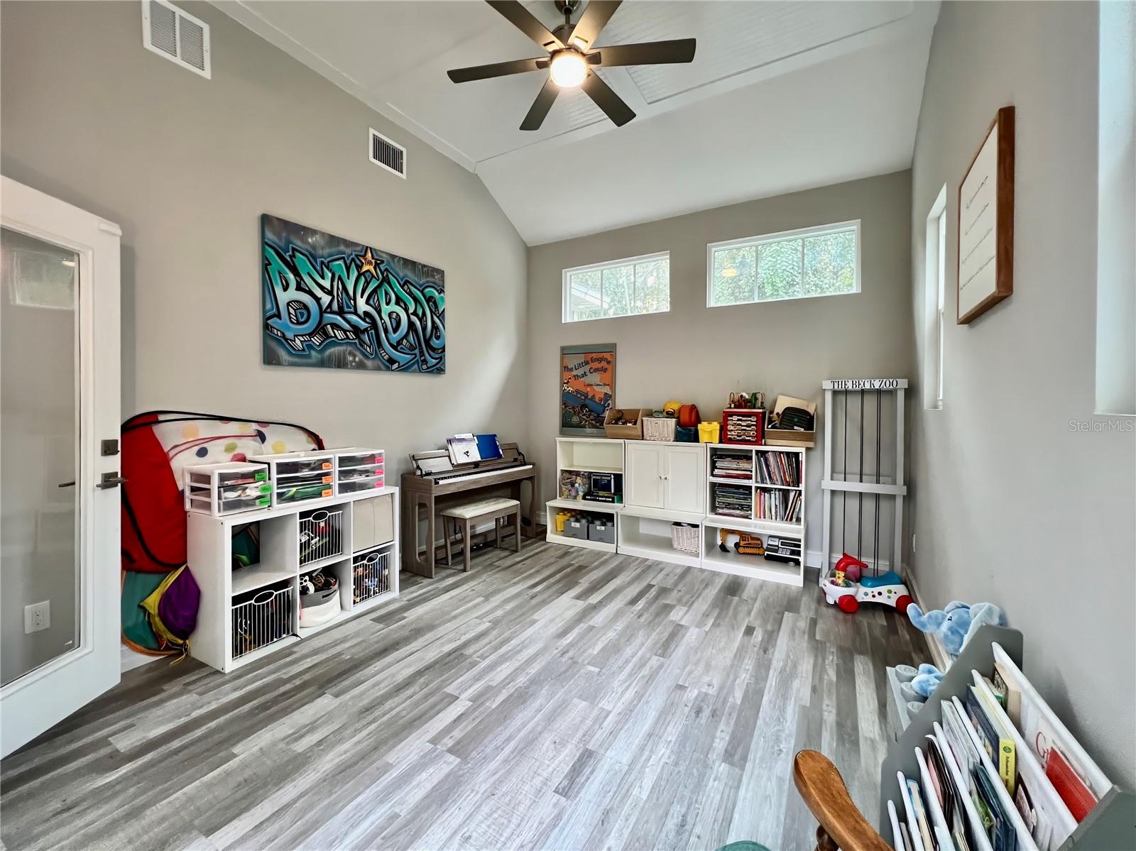 Image 14 of 39 For 839 Lake Evalyn Drive