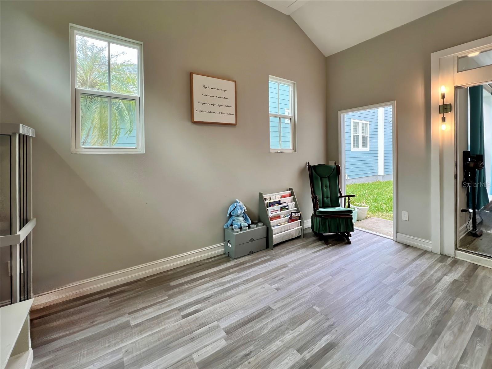 Image 15 of 39 For 839 Lake Evalyn Drive