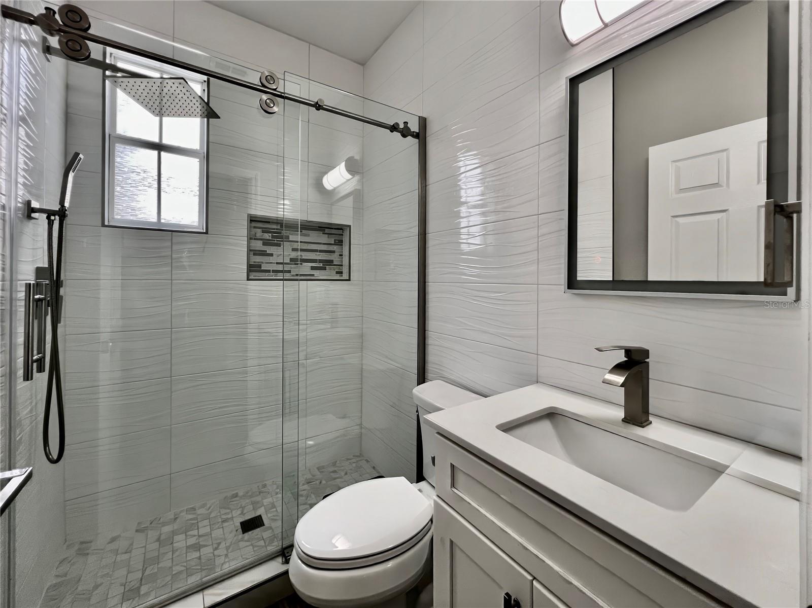 Image 5 of 39 For 839 Lake Evalyn Drive