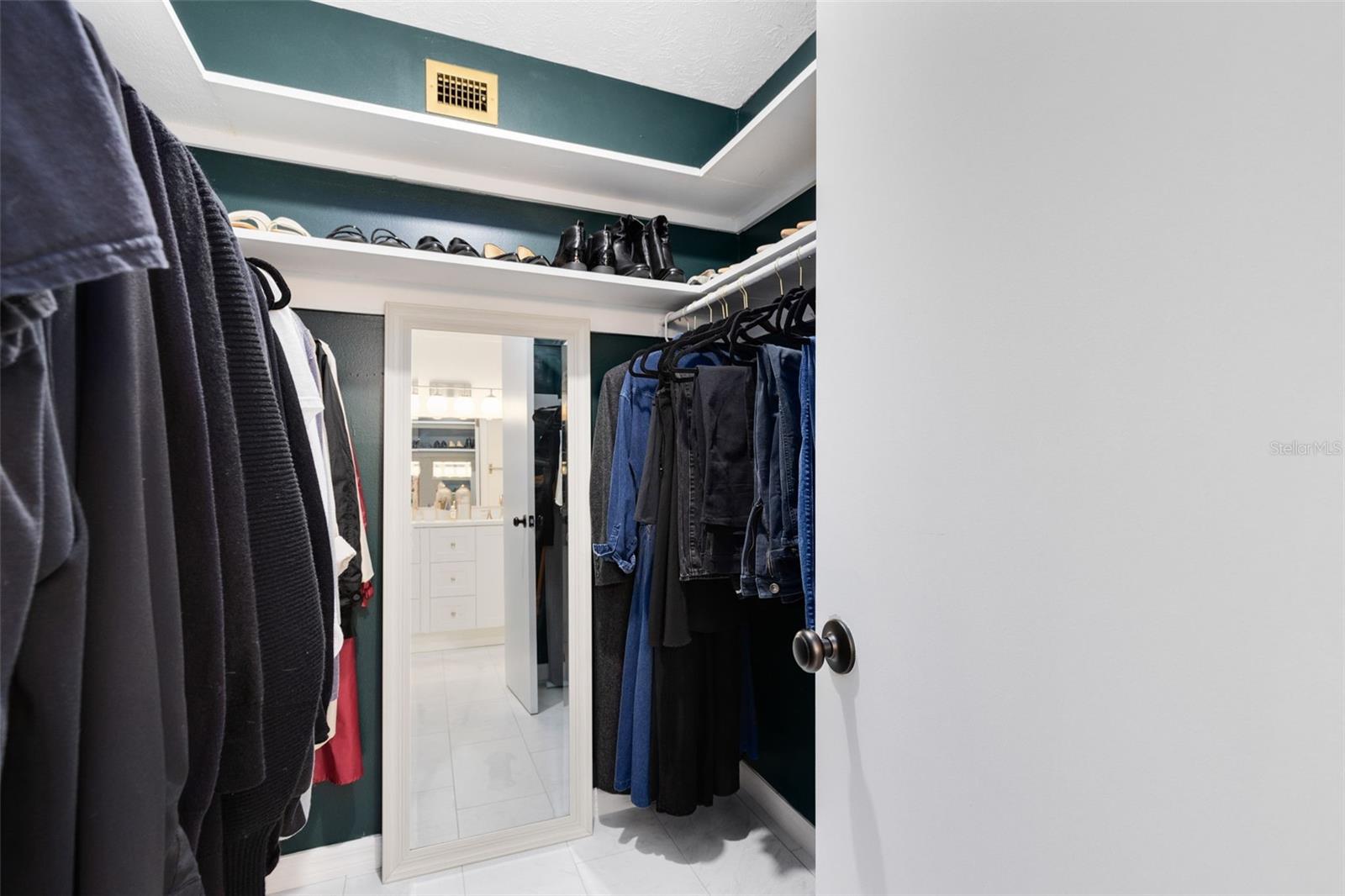 Image 14 of 28 For 4270 Lake Underhill Road 1