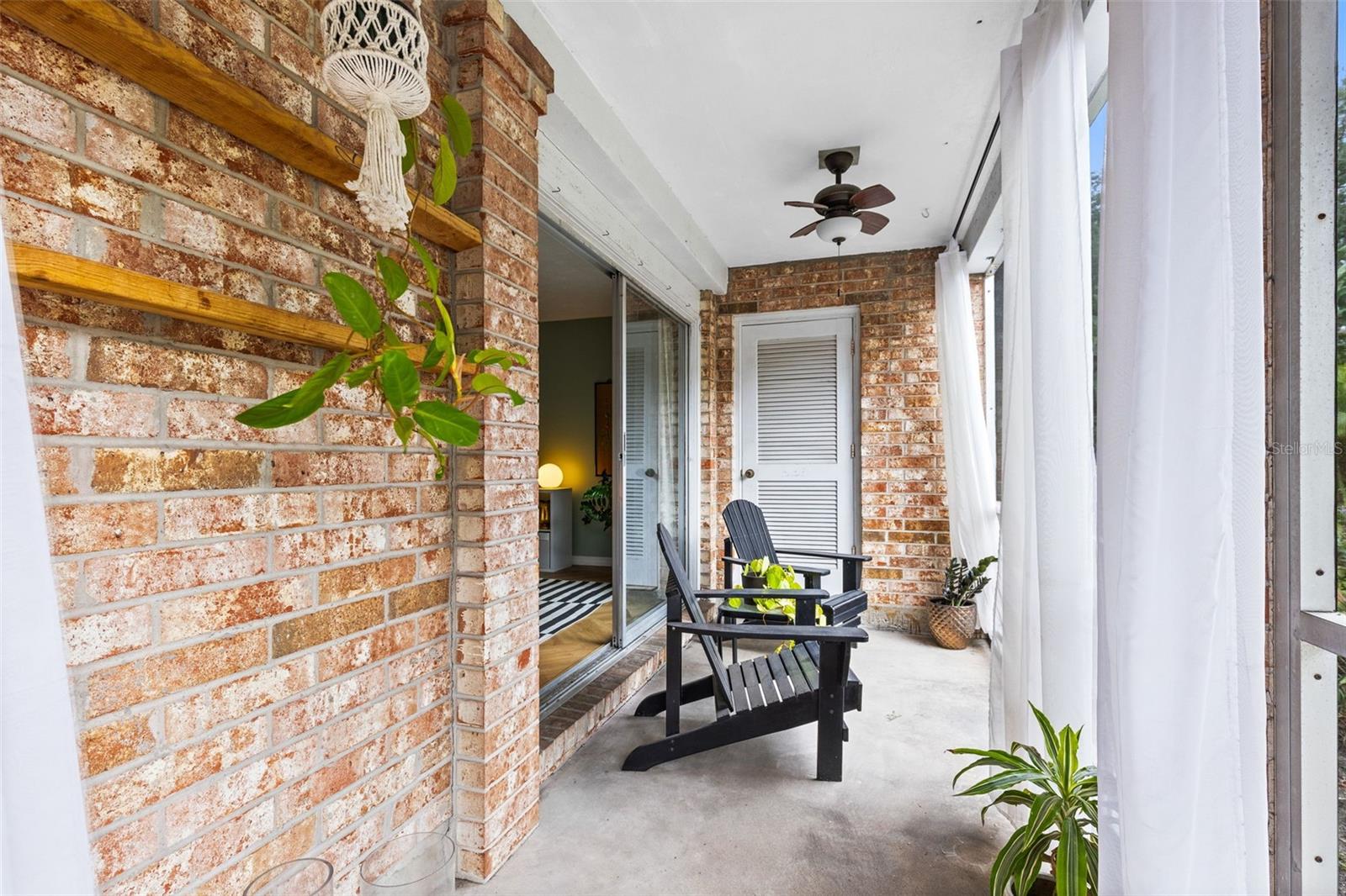 Image 18 of 28 For 4270 Lake Underhill Road 1