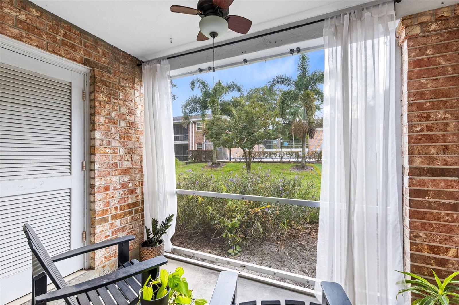 Image 19 of 28 For 4270 Lake Underhill Road 1