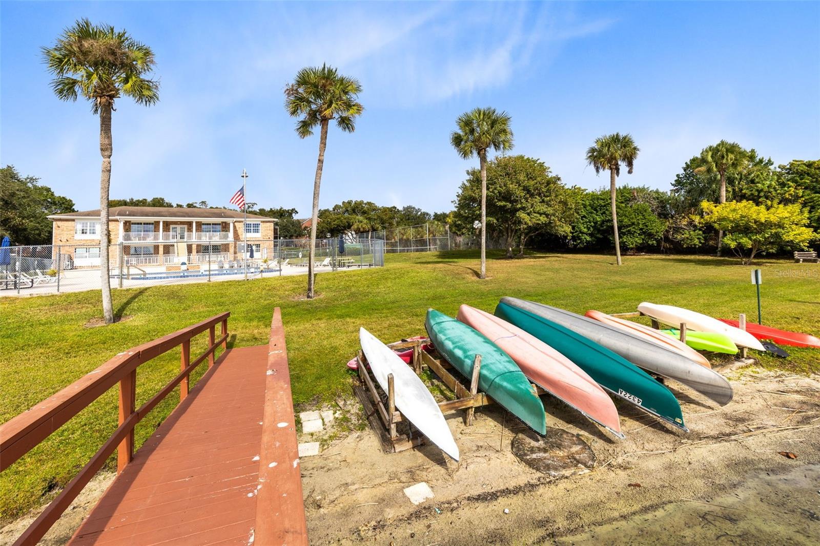 Image 21 of 28 For 4270 Lake Underhill Road 1