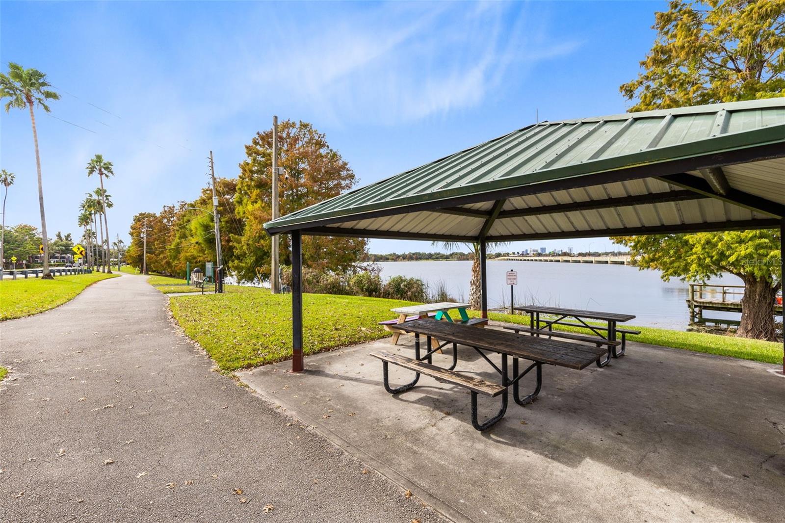 Image 27 of 28 For 4270 Lake Underhill Road 1