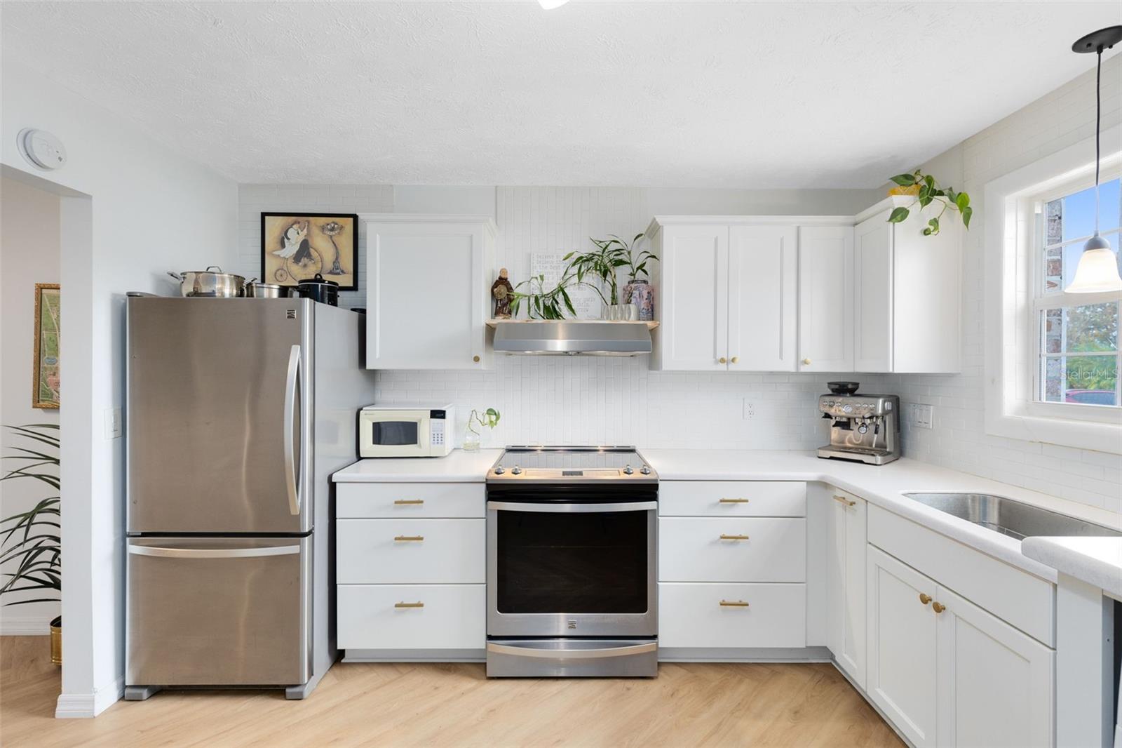 Image 9 of 28 For 4270 Lake Underhill Road 1