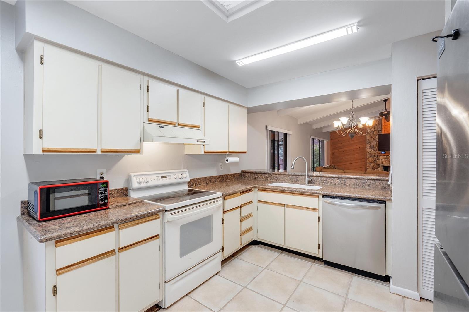 Image 14 of 36 For 794 Austin Court