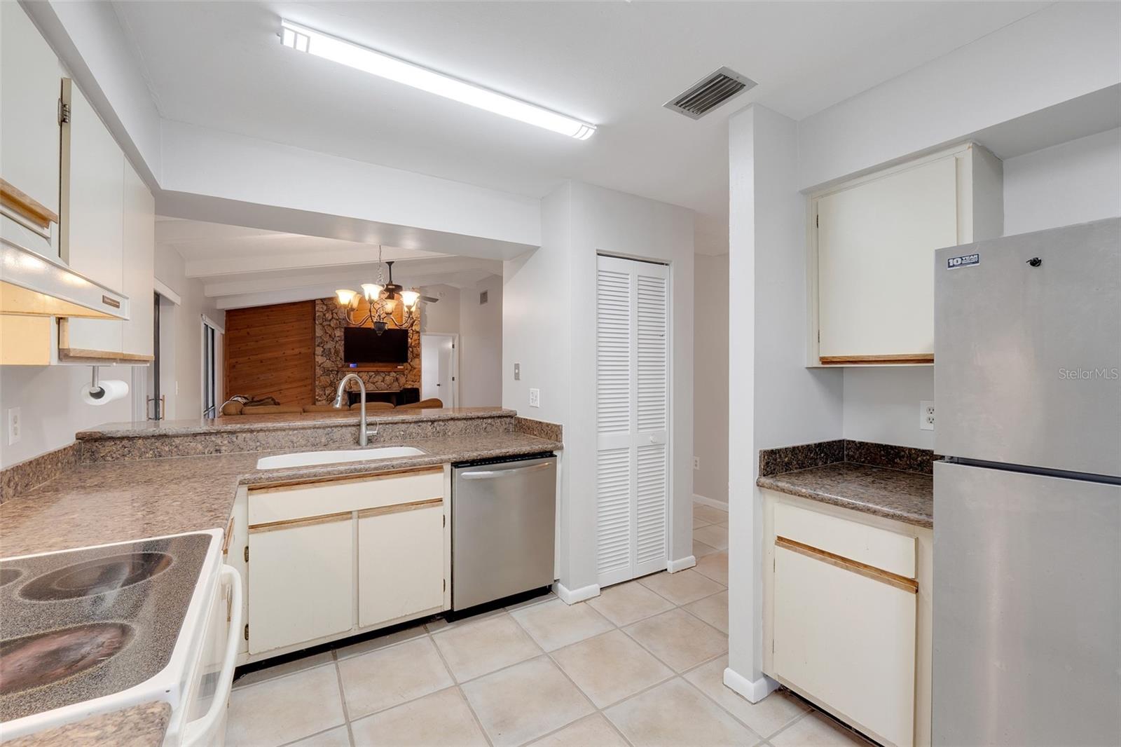 Image 15 of 36 For 794 Austin Court