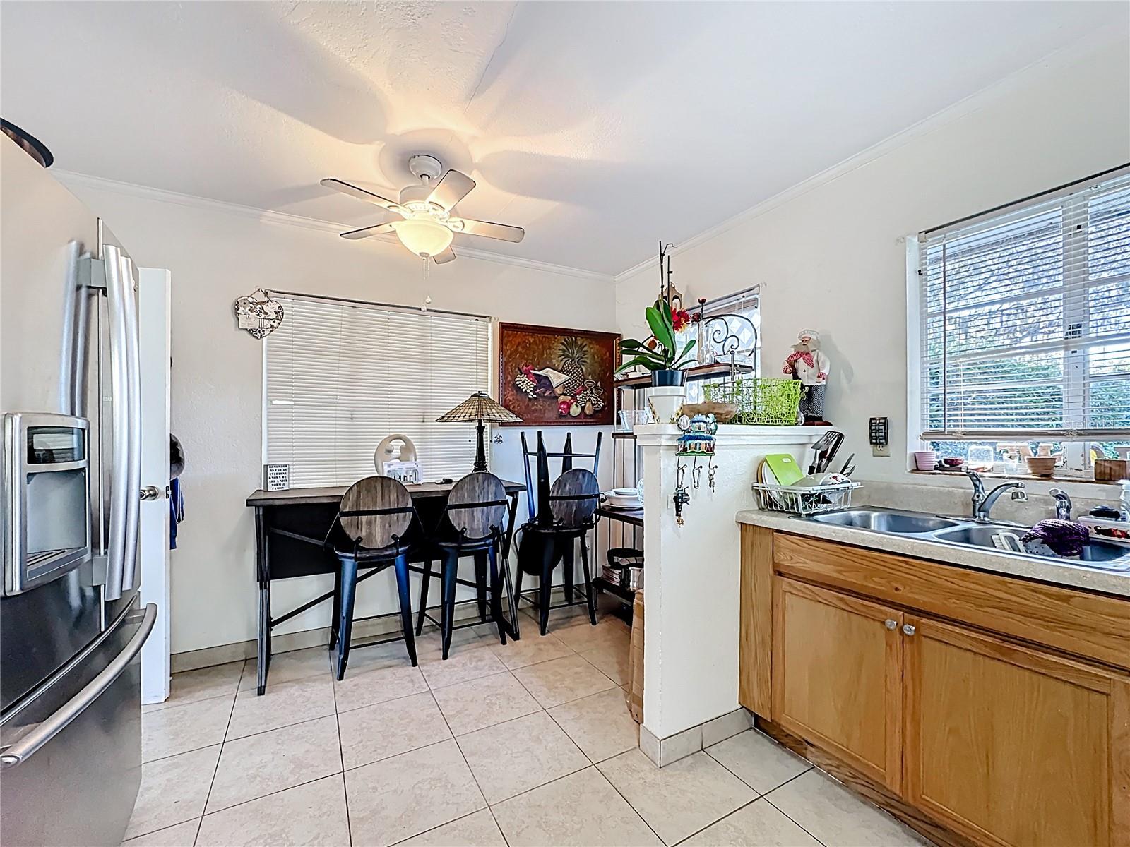 Image 13 of 78 For 833 Oxford Street