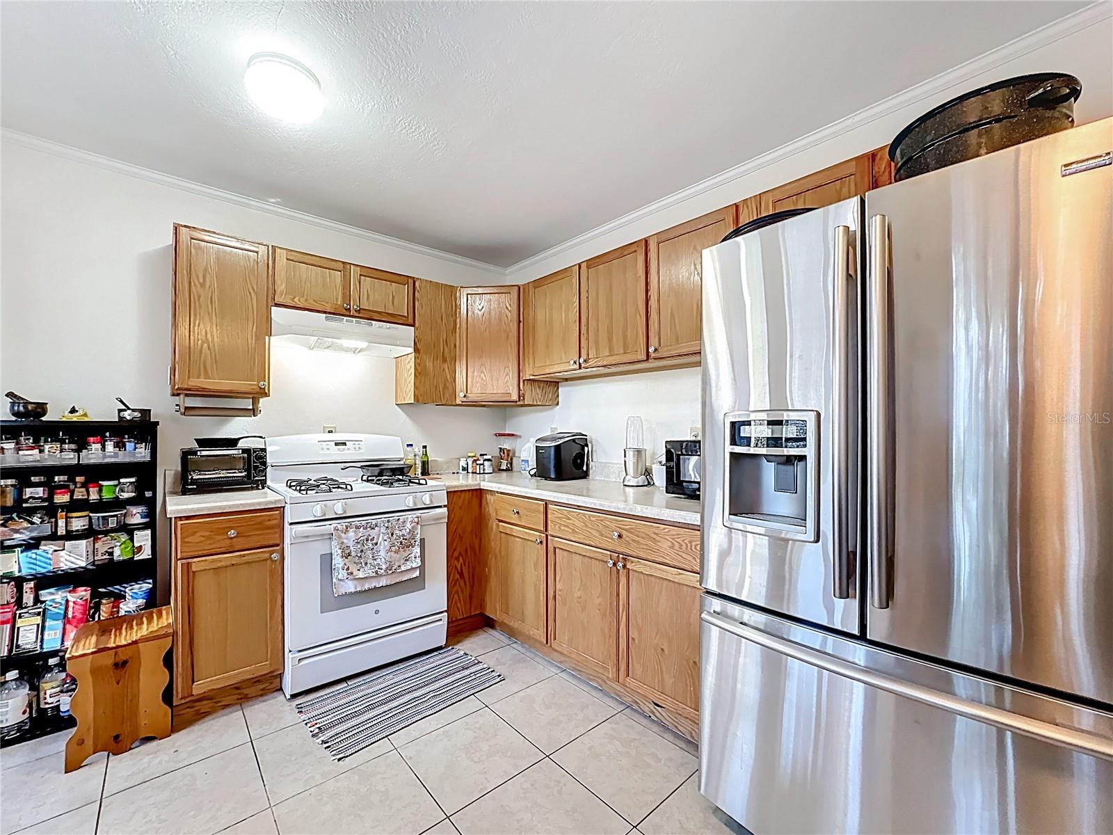 Image 17 of 78 For 833 Oxford Street