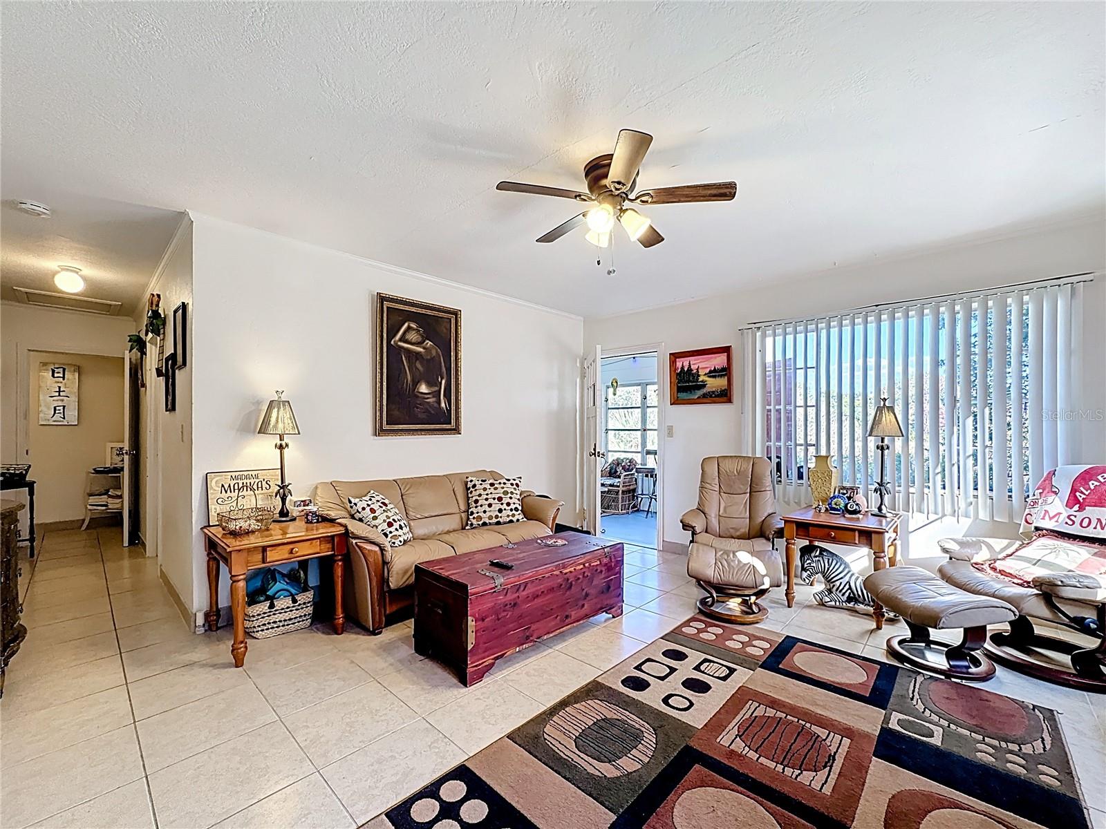 Image 20 of 78 For 833 Oxford Street