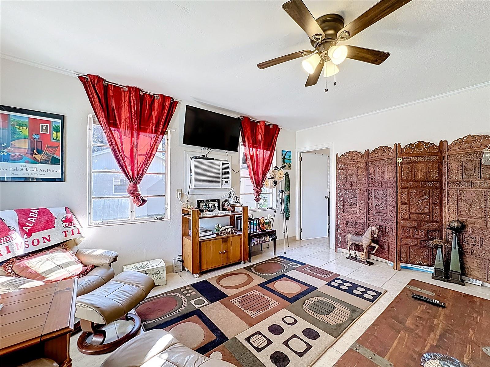 Image 23 of 78 For 833 Oxford Street