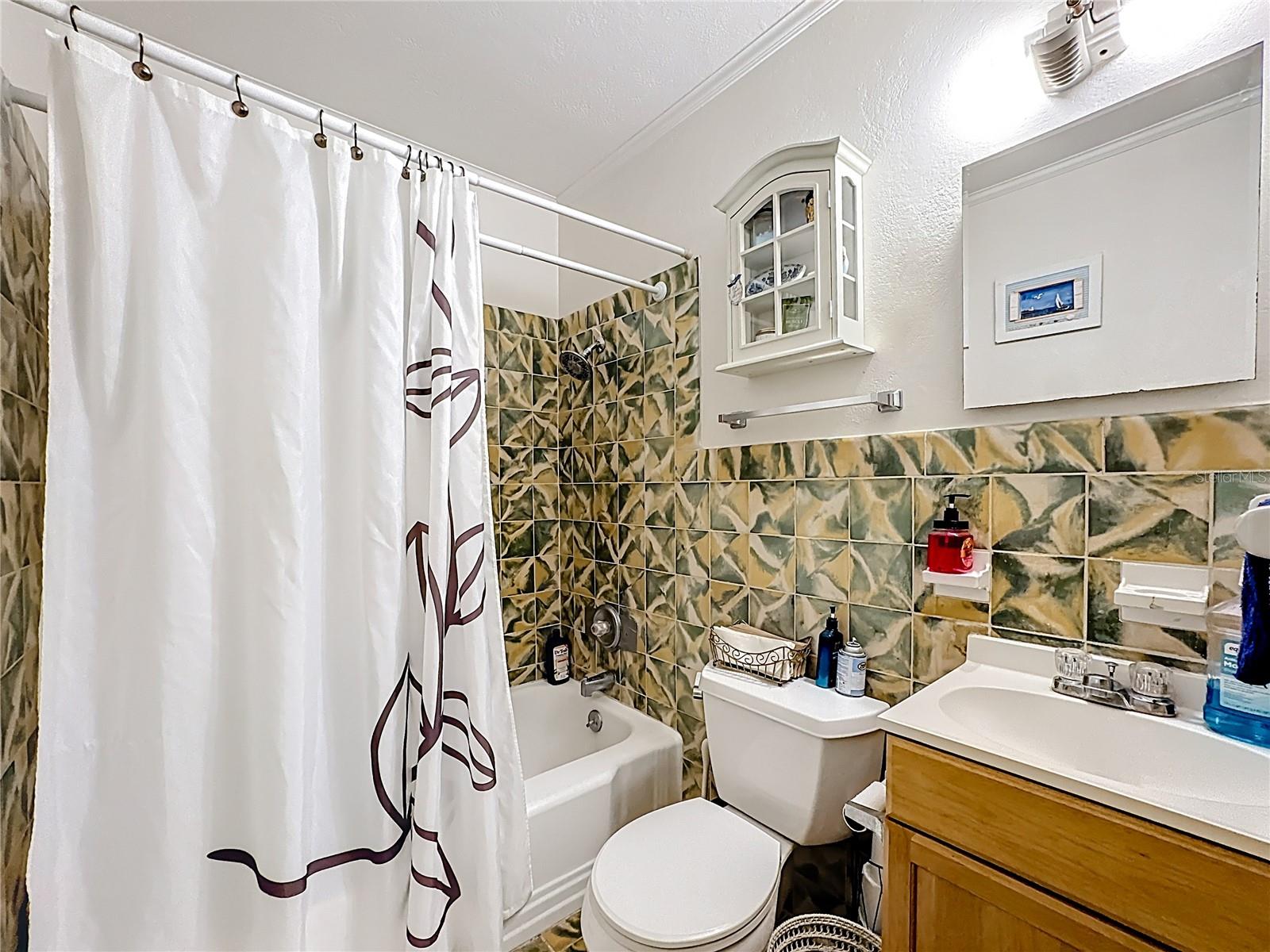 Image 31 of 78 For 833 Oxford Street