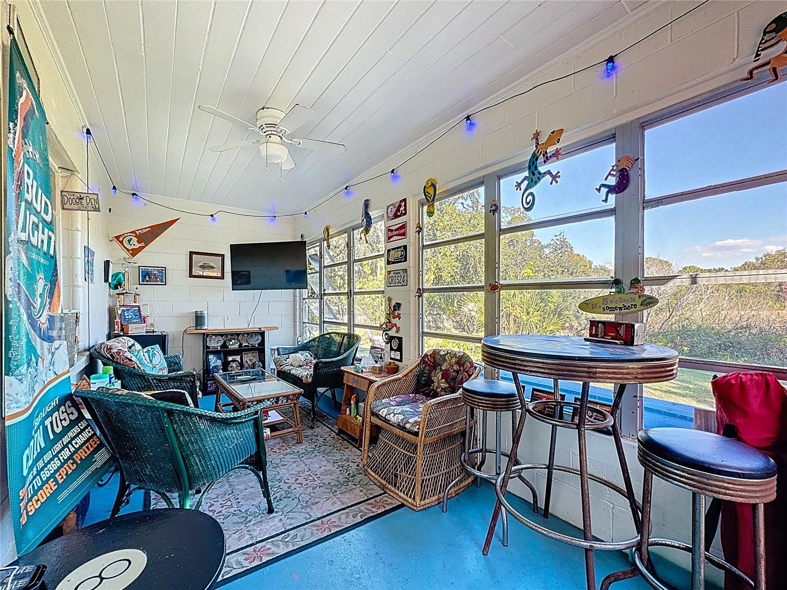 Image 35 of 78 For 833 Oxford Street