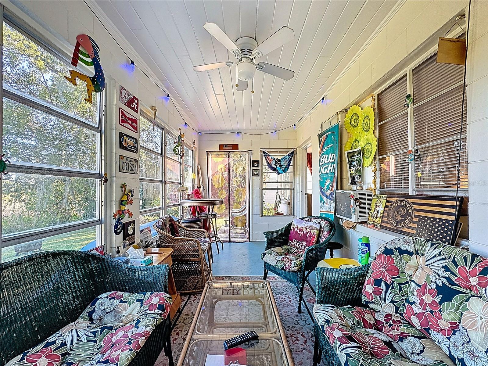 Image 37 of 78 For 833 Oxford Street