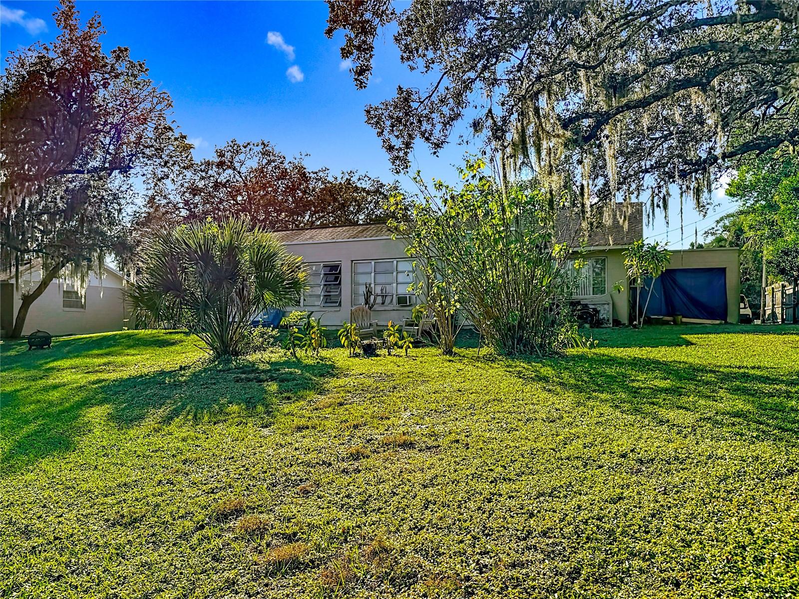 Image 39 of 78 For 833 Oxford Street