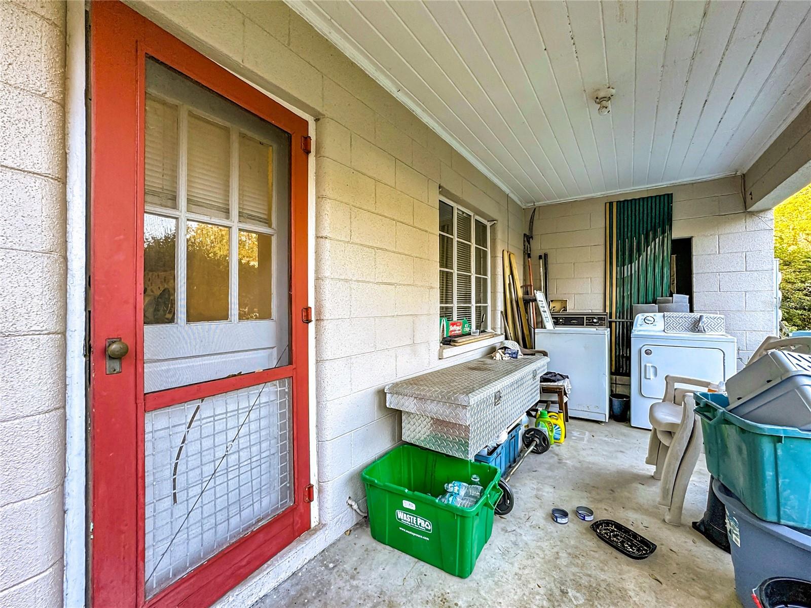 Image 40 of 78 For 833 Oxford Street