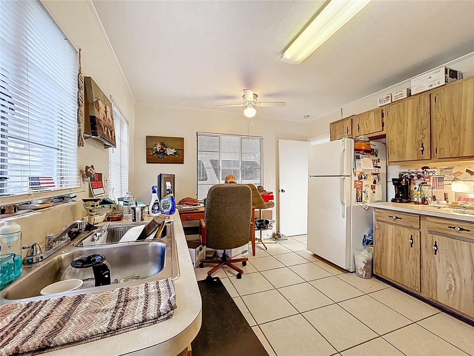 Image 43 of 78 For 833 Oxford Street