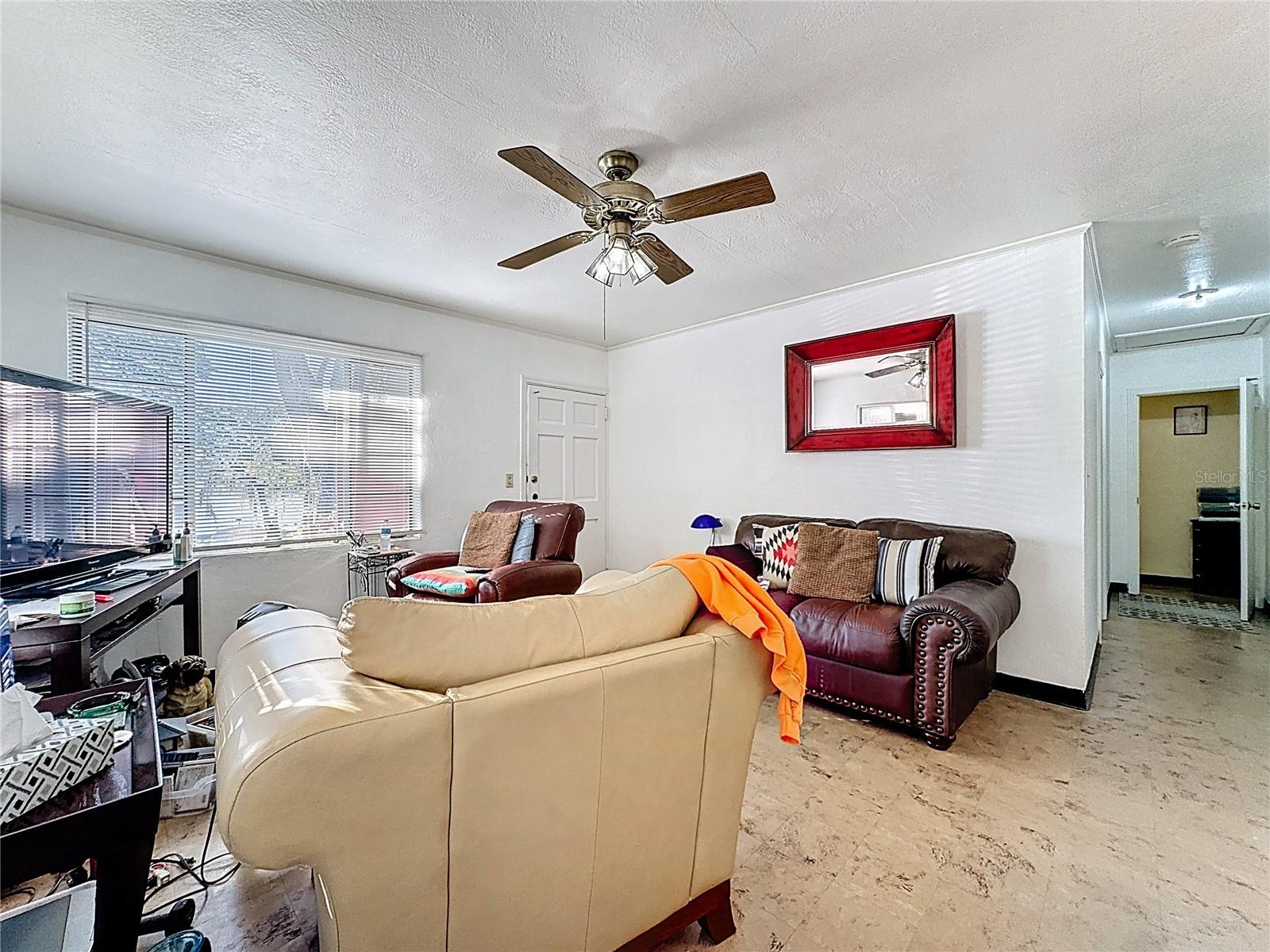 Image 47 of 78 For 833 Oxford Street