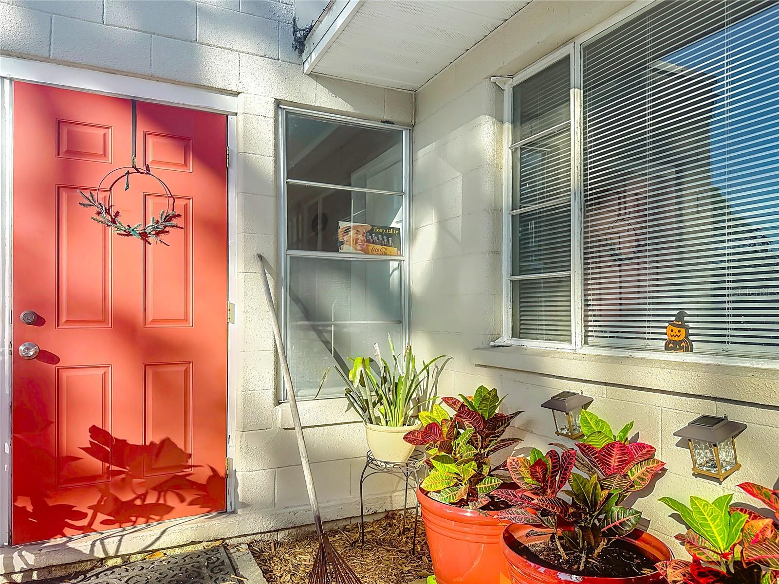 Image 5 of 78 For 833 Oxford Street