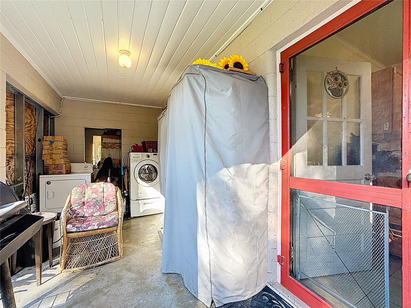 Image 6 of 78 For 833 Oxford Street