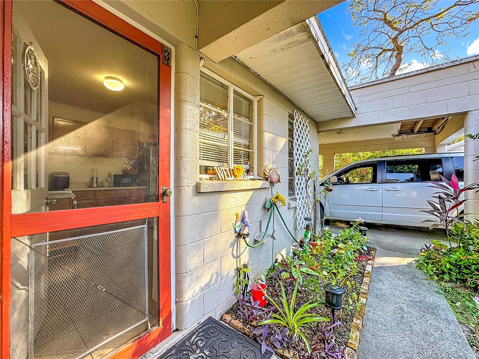 Image 7 of 78 For 833 Oxford Street