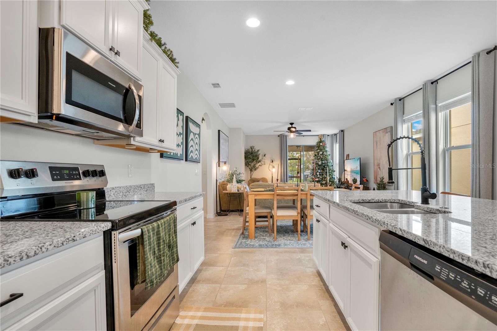 Image 13 of 49 For 16125 Azure Key Street