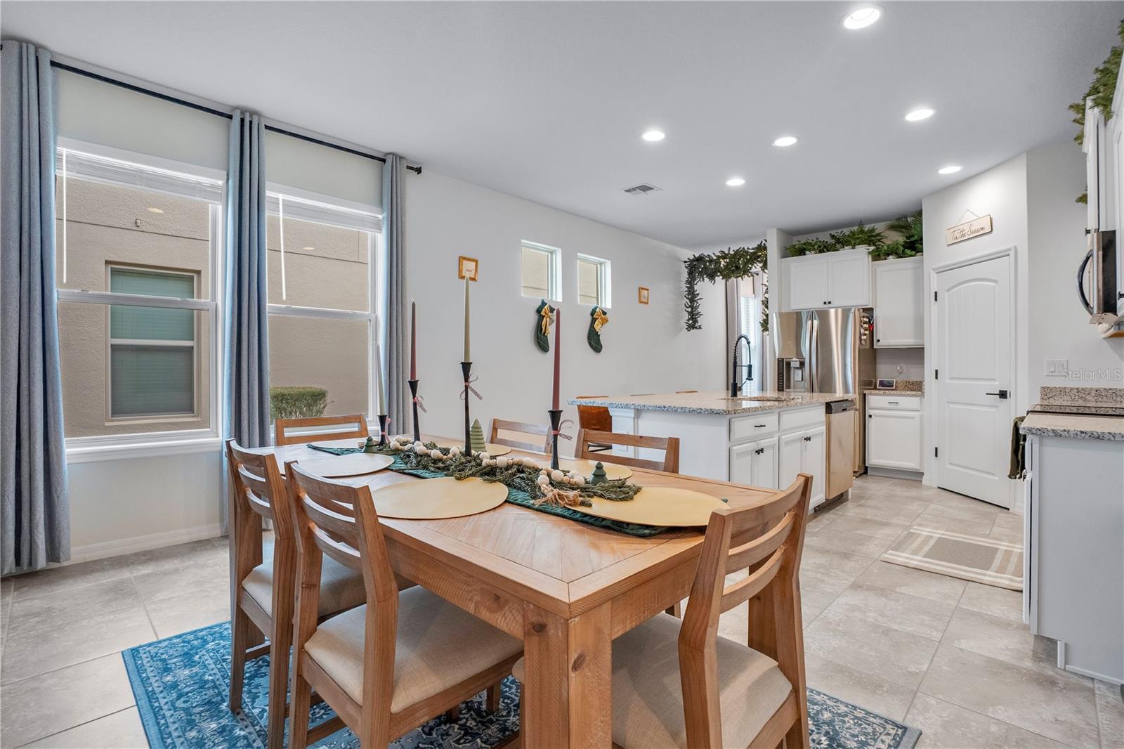 Image 15 of 49 For 16125 Azure Key Street