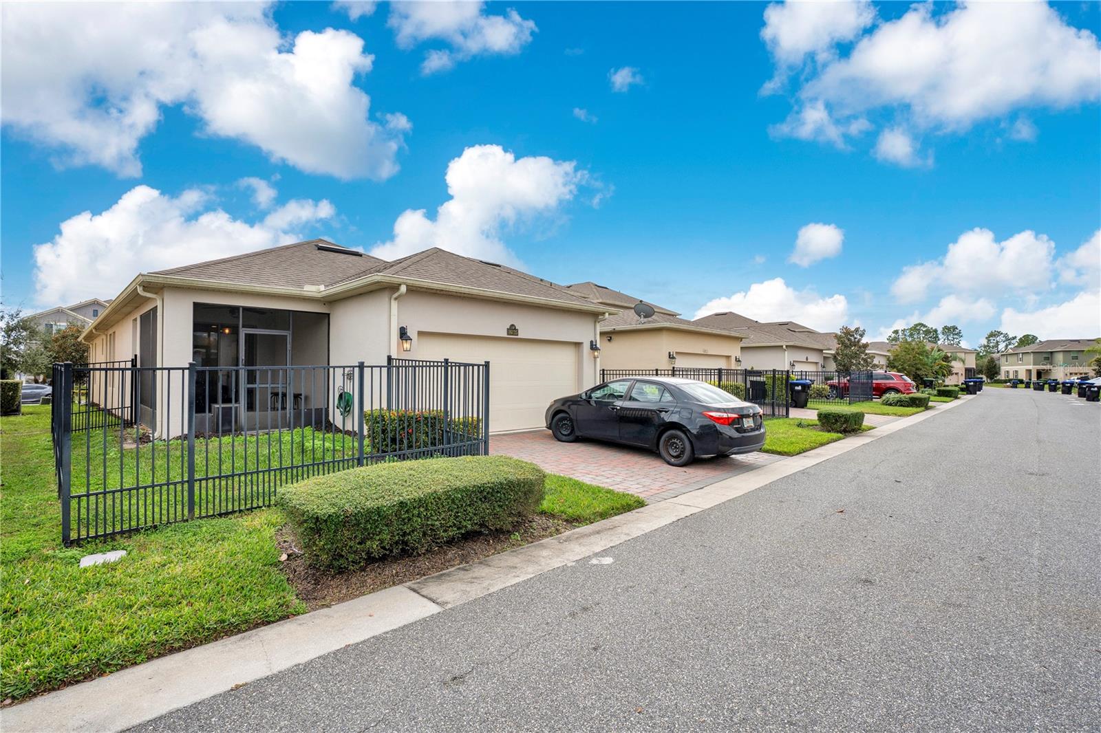 Image 31 of 49 For 16125 Azure Key Street