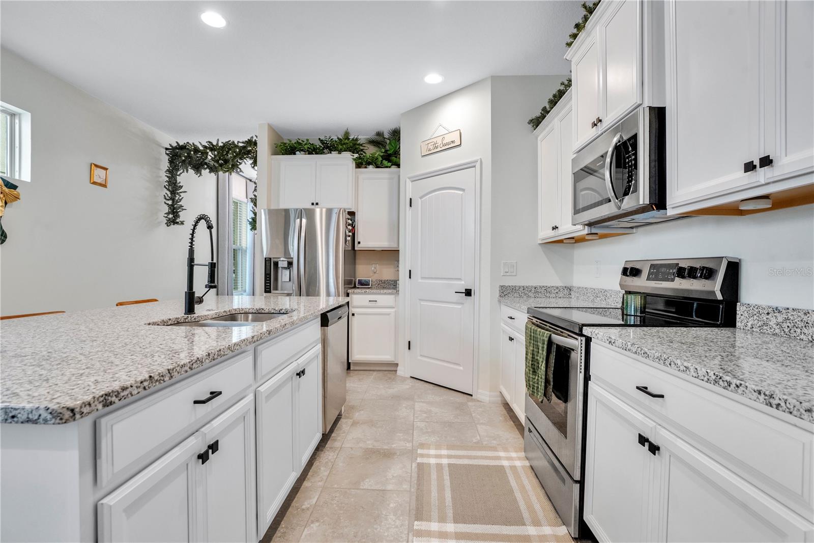 Image 5 of 49 For 16125 Azure Key Street