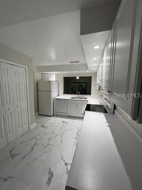 Image 9 of 30 For 411 Poplar Court