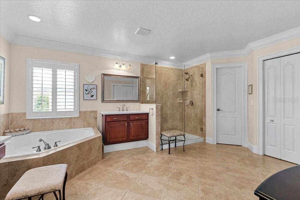 Image 23 of 45 For 617 Legacy Park Drive