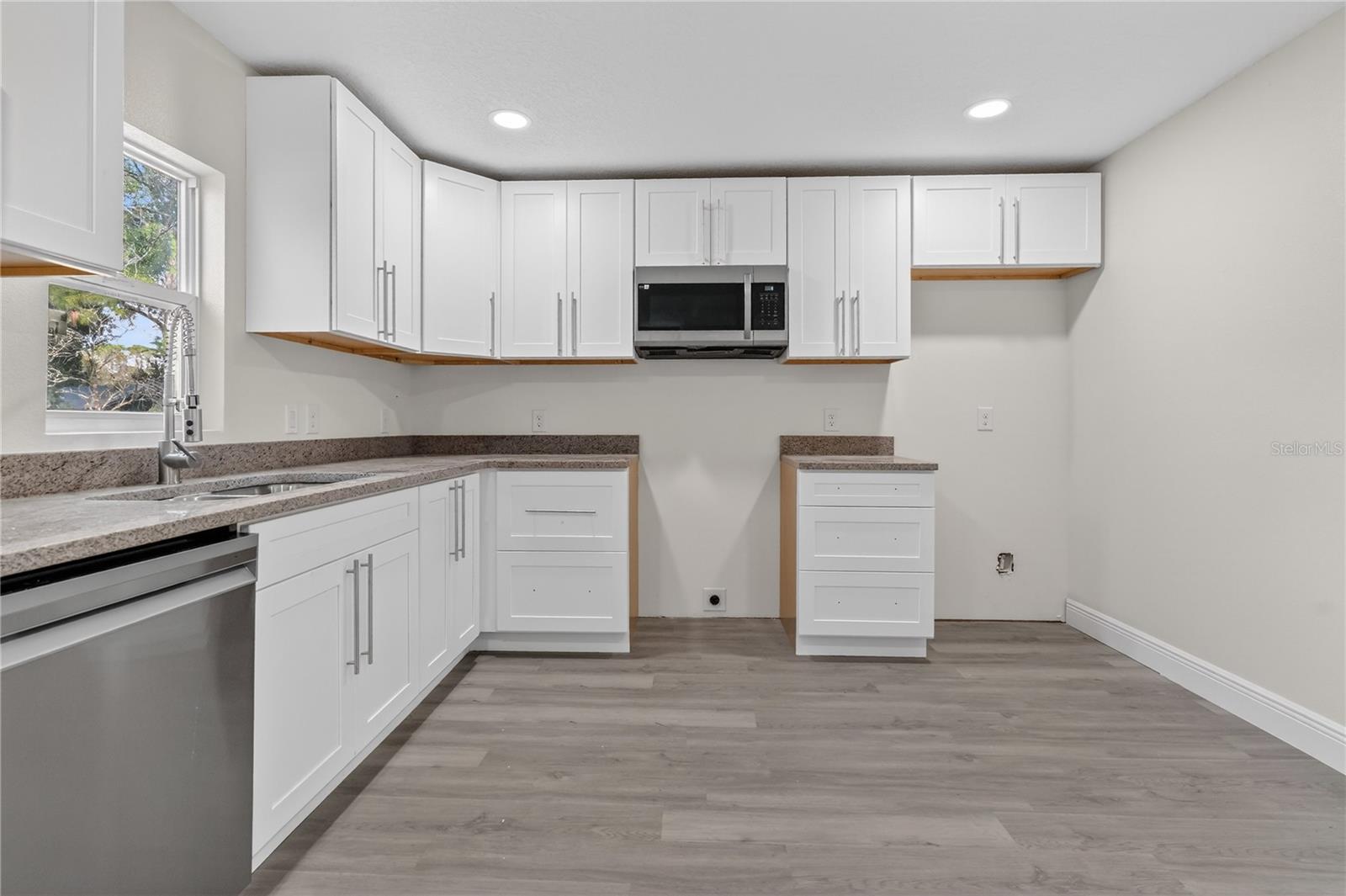 Image 27 of 39 For 40415 Country Road