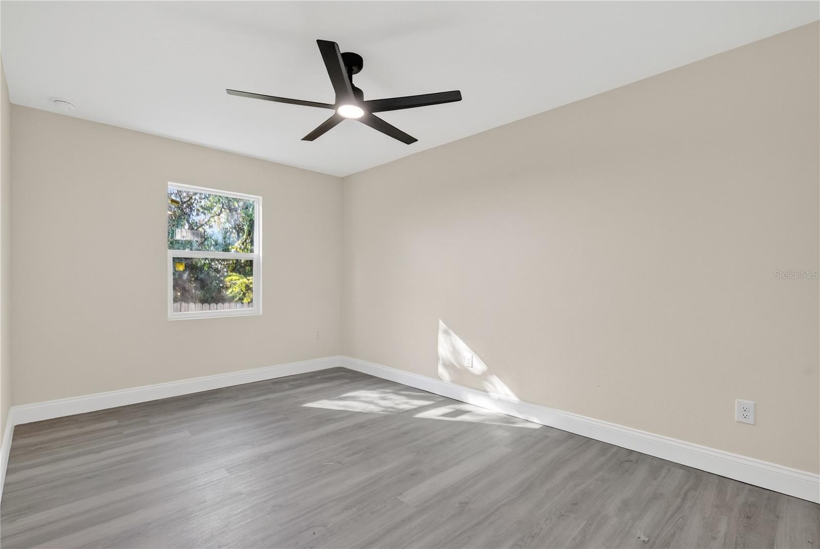 Image 31 of 39 For 40415 Country Road