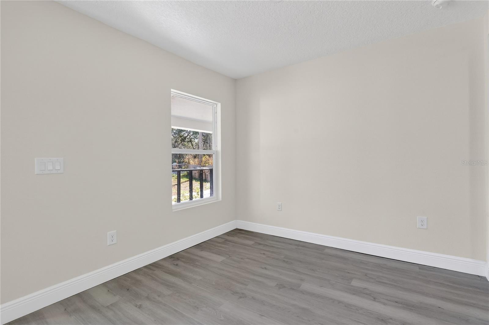 Image 35 of 39 For 40415 Country Road