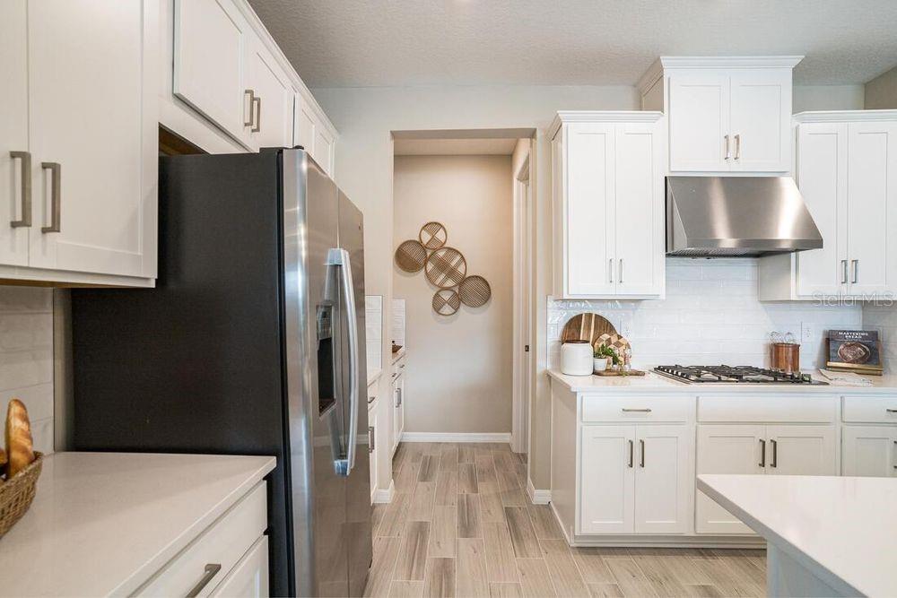 Image 12 of 42 For 589 Moon Shell Circle