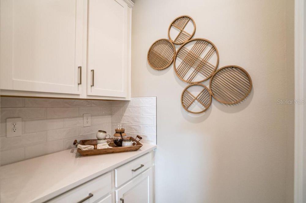 Image 13 of 42 For 589 Moon Shell Circle