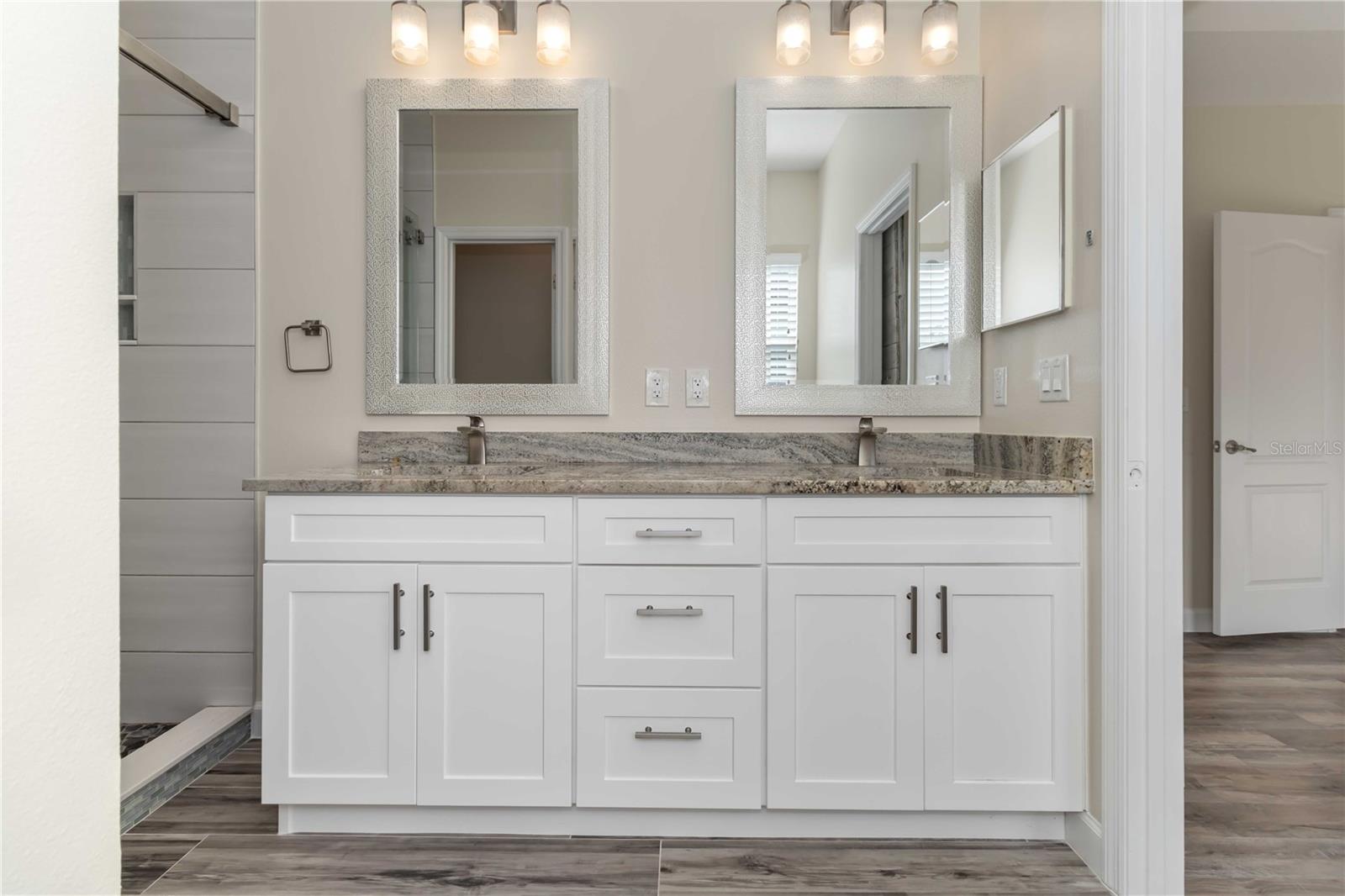 Image 33 of 49 For 5425 Brilliance Circle