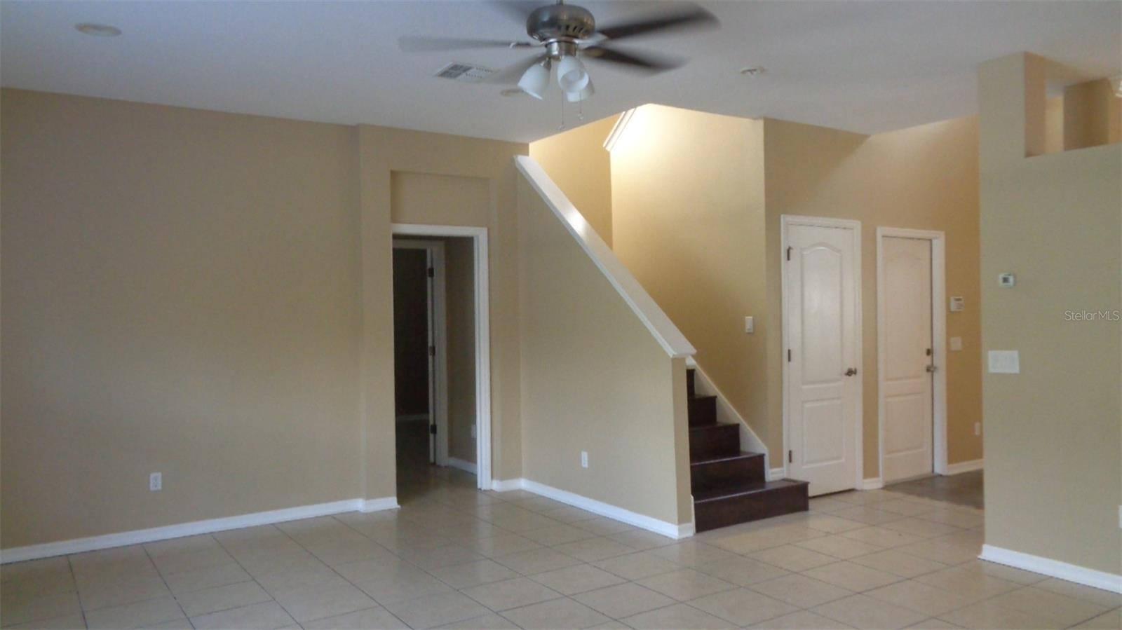 Image 3 of 13 For 981 Valleyway Drive