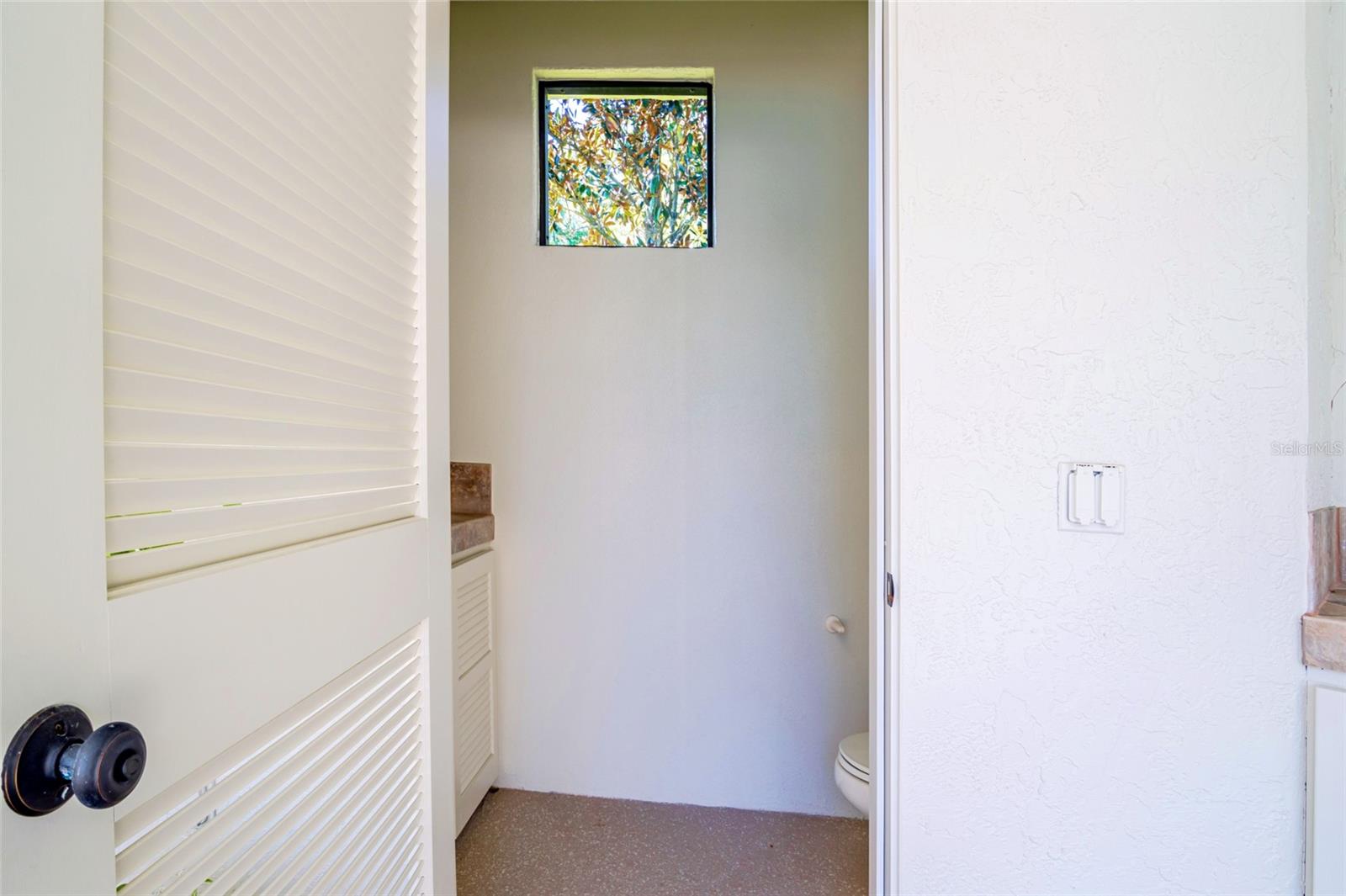 Image 38 of 53 For 1804 Maple Leaf Drive