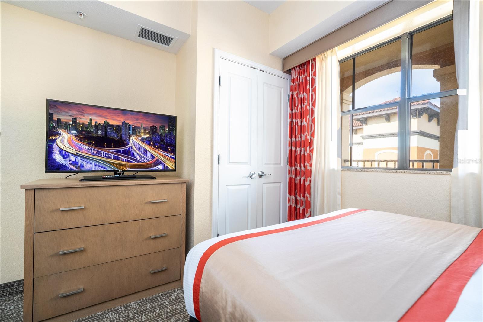 Image 36 of 70 For 12527 Floridays Resort Drive 611-e