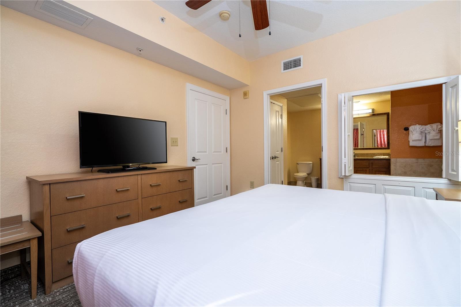 Image 45 of 70 For 12527 Floridays Resort Drive 611-e