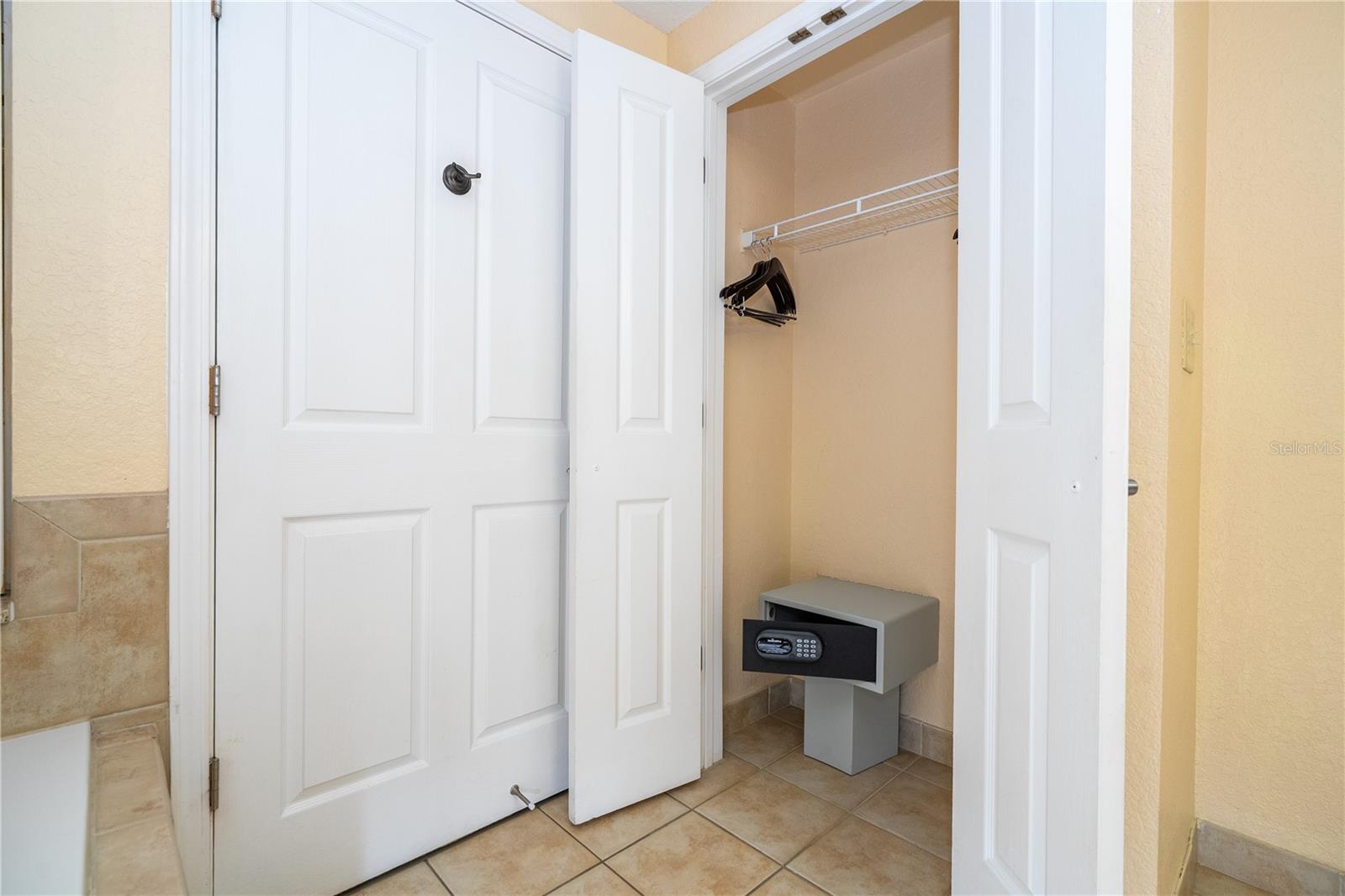 Image 47 of 70 For 12527 Floridays Resort Drive 611-e