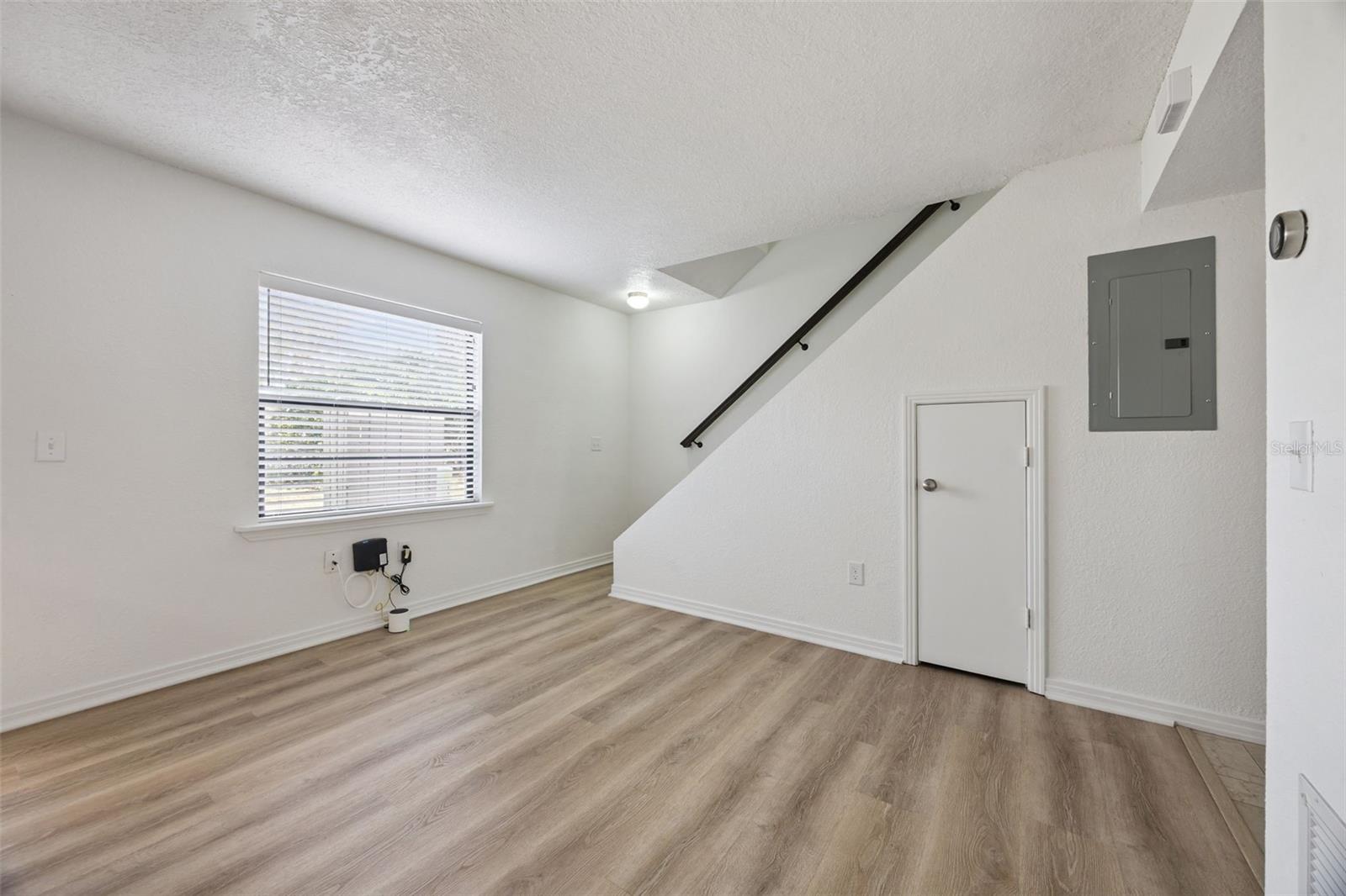 Image 22 of 63 For 136 Teriwood Court