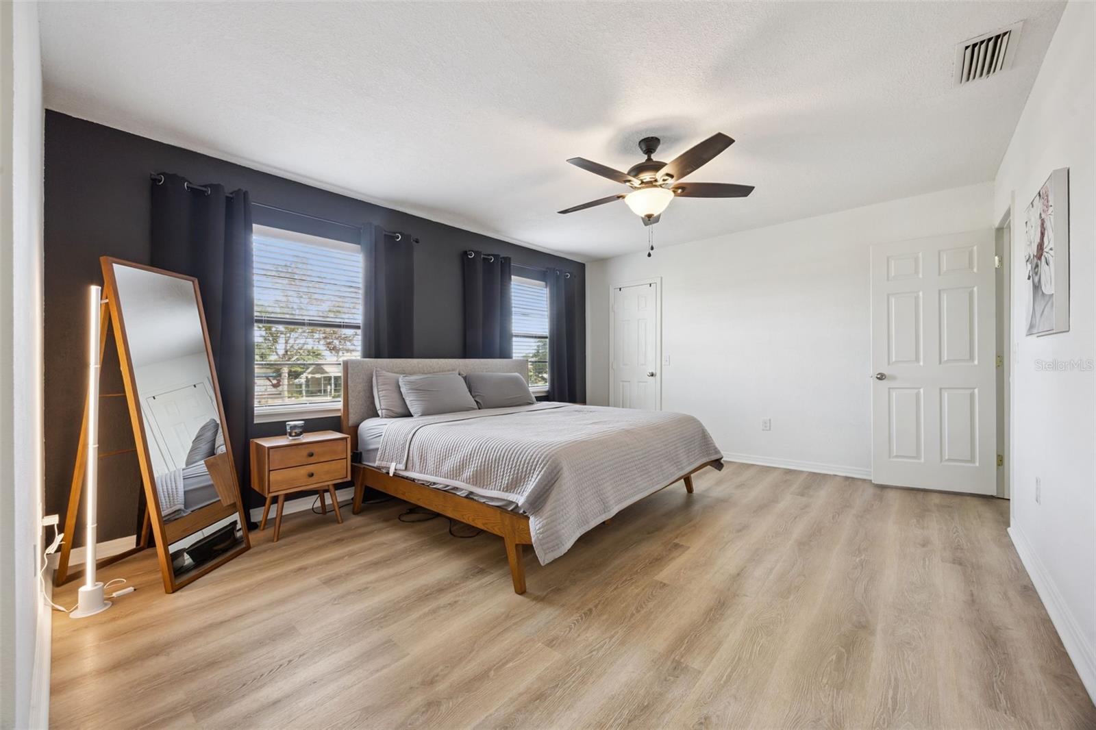 Image 26 of 63 For 136 Teriwood Court